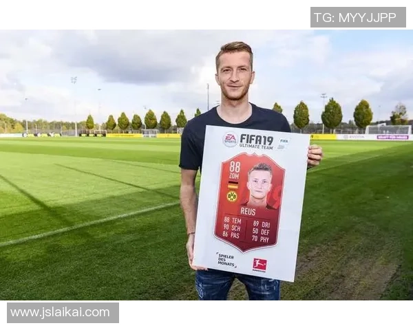 如何在实况足球中进行球星卡交易并获取最大收益攻略